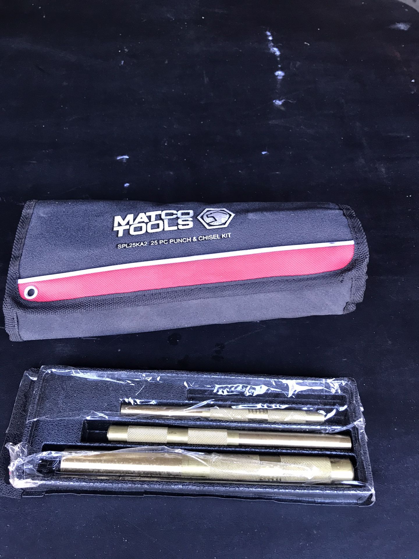 Matco 25 Pieces Master Punch and Chisel,, Holder and 3 Brass Punches ( Same like Snap On Tools ) Mod# SPL25KA2,, Excellent Conditions
