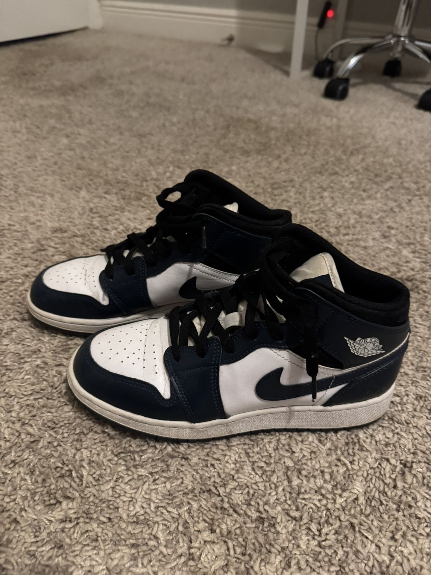 Air Jordan 1 Mid 'Armory Navy'