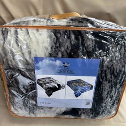 La Coyo Blanket Cal King Wolf