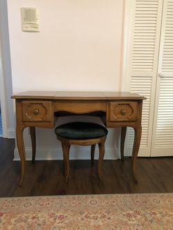 Century dressing table