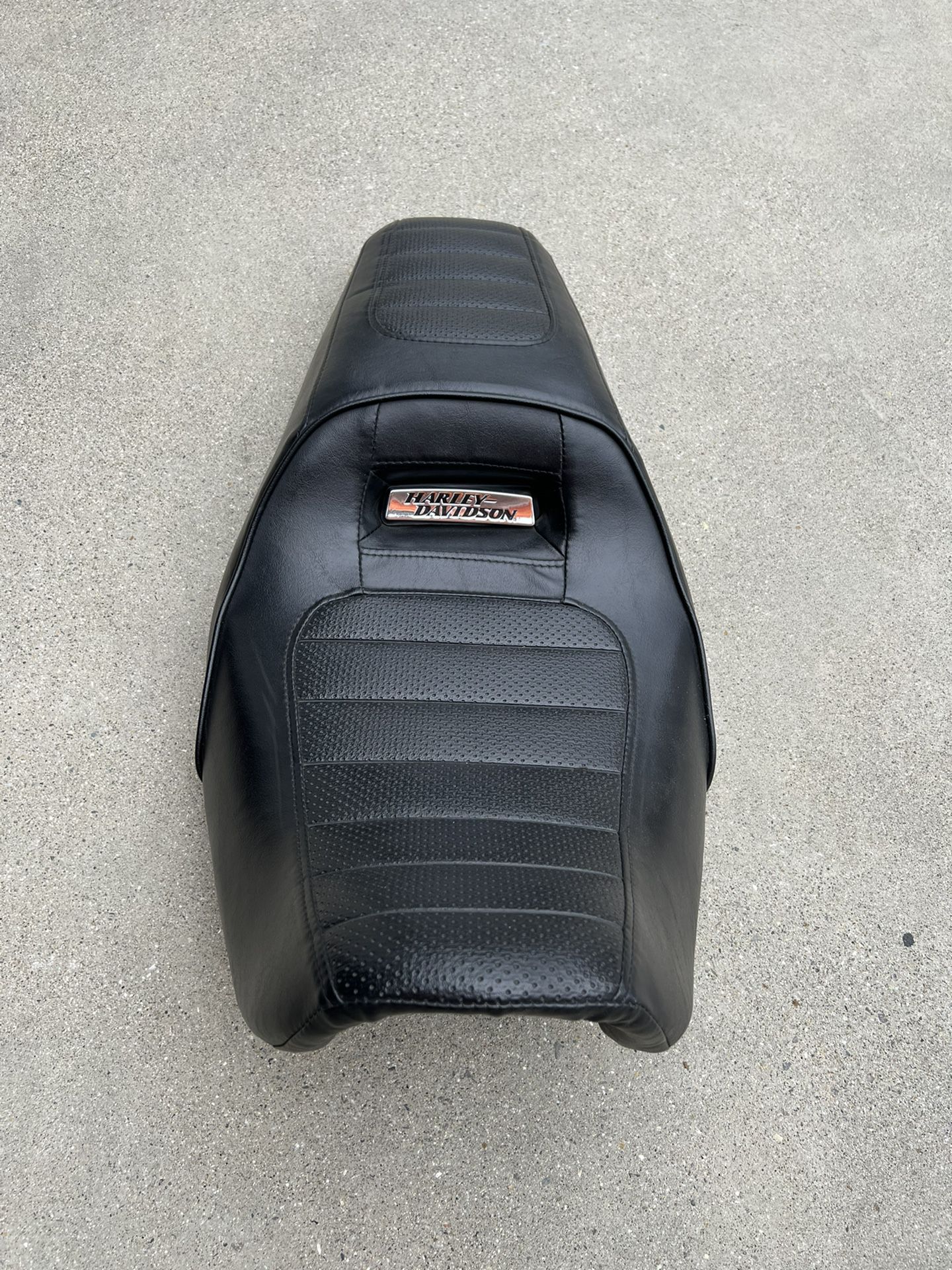 Harley Davidson Dyna Seat In Perfect Condition