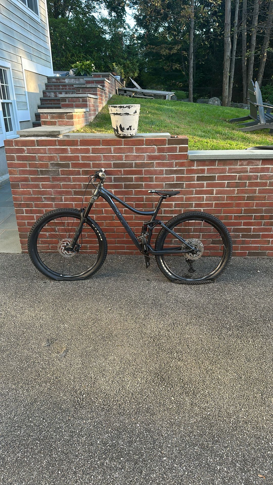 2022 Giant Stance
