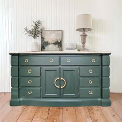 Freshly Refurbished Set with a 10-Drawer Dresser and 2 matching nightstands