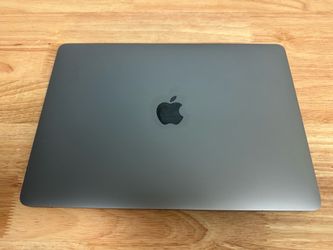 i5 16GB 512GB 2020 Apple MacBook Pro 13-inch Four Thunderbolt 3 ports A2251