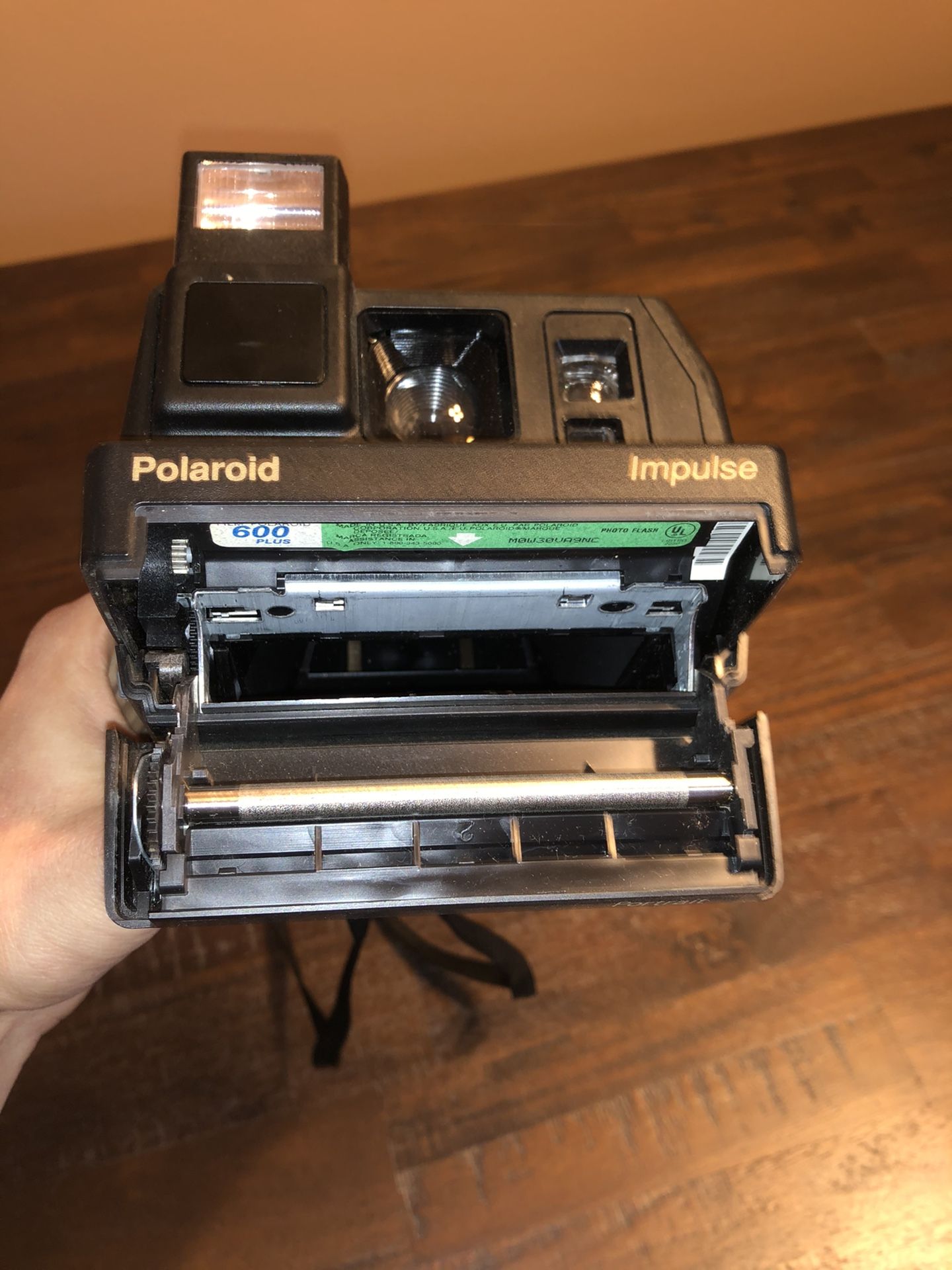 POLAROID IMPULSE 600