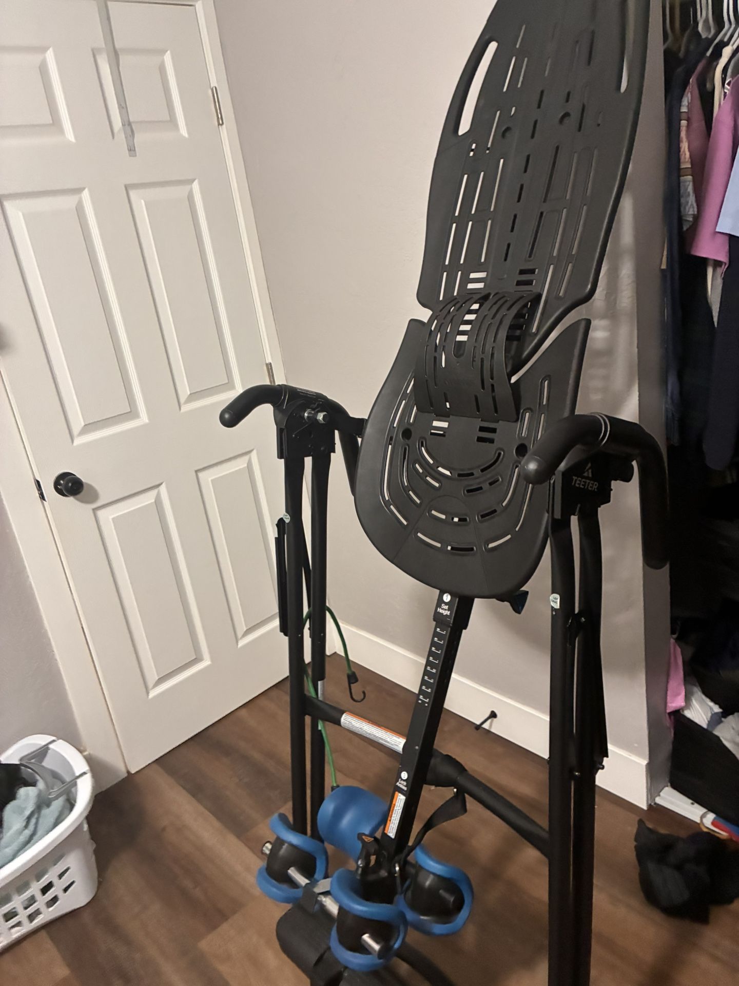 Teeter- inversion table