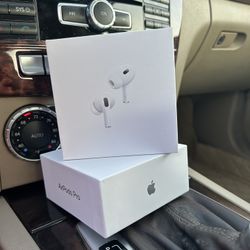 Apple AirPods Pro 2 MagSafe Charging 