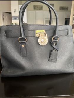 π Michael Kors Leather Handbag/ Purse π