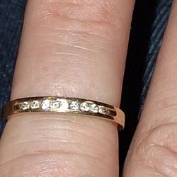 14K Gold 9 Diamonds Ring