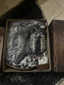 Cow hide Boots 100%