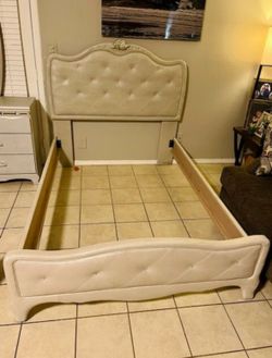 Full Bedroom set/ Juego de recámara matrimonial