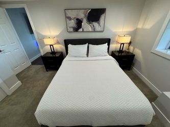 Modern Queen bedroom set.