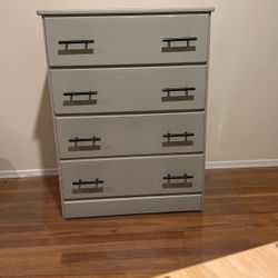 Dresser