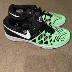 Brand new Nike Train Speed 4 Amp Oregon Ducks Size 10.5