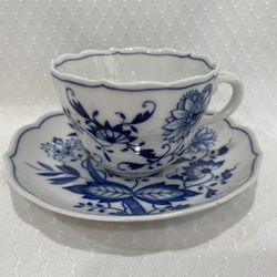 Antique Blue Onion Hutschenreuther Porcelain Tea Cup And Saucer Made In Germany