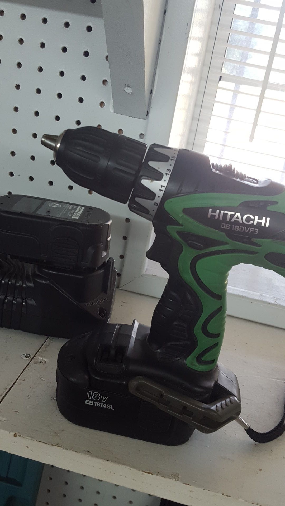 Hitachi 18v hammer drill 2 batteries