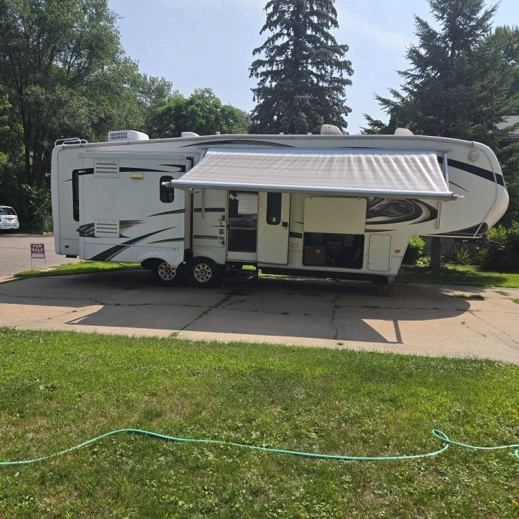 2010 Keystone Montana