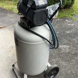 Air compressor 5.5 hp 20 gallon America brand