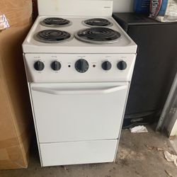 Almost Brand New Hotpoint Stove