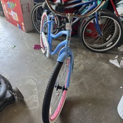 Huffy 26" Cranbrook Women's Cruiser Bike.