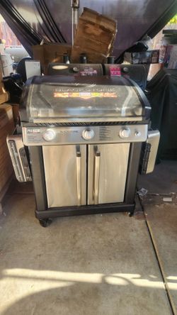 Blackstone Pro Series Outdoor Griddle, 28 Inch XL 3-Burner Flat Top Grill with Cabinet, Stainless Steel