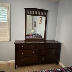Premium Dresser With Mirror