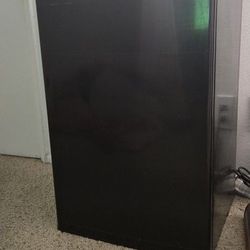 Mini Fridge Upstreman