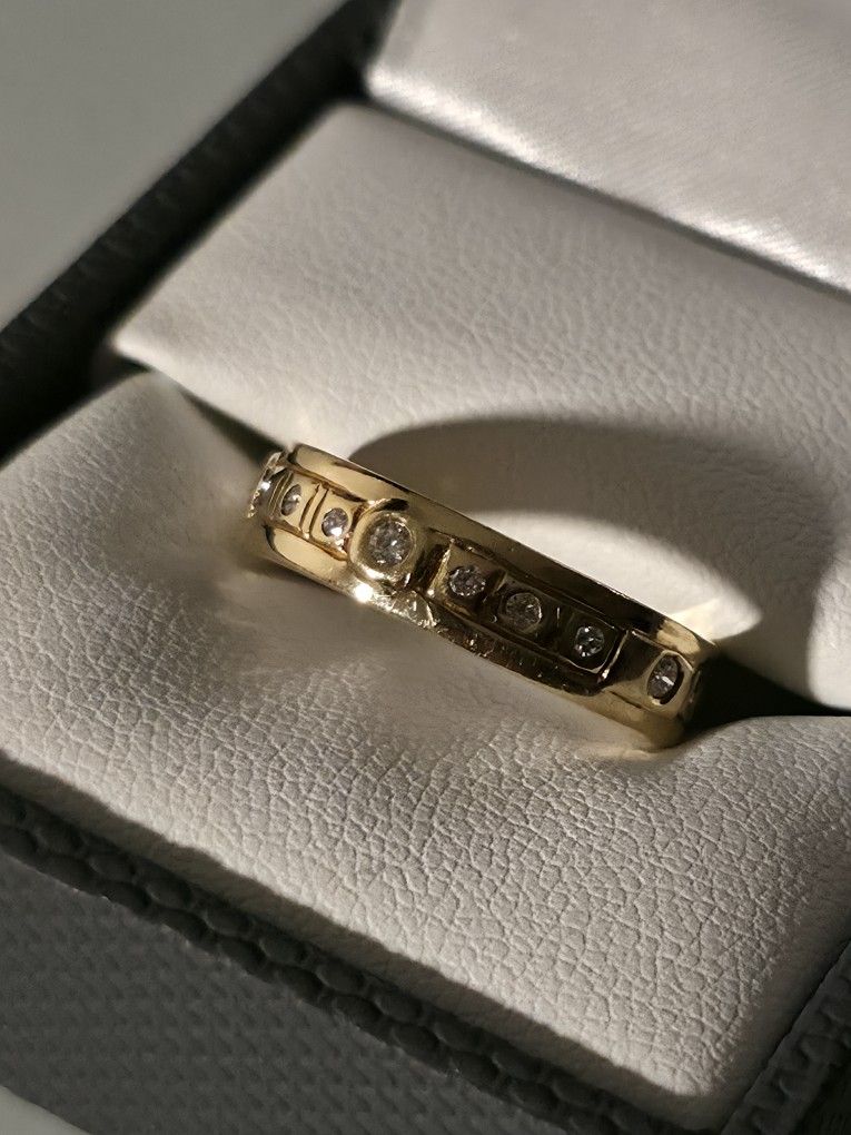 18k Gold Diamond Ring