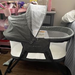 Baby Delight Slumber Deluxe Portable Rocking Bassinet