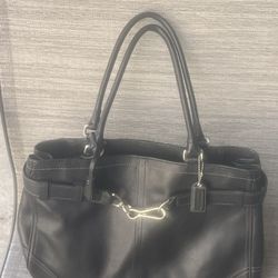 Bolsa  Coach De Piel Negra Muy Buenas Conditions 