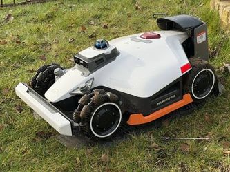 Luba 3 robotic lawn mower awd new 1500H