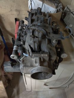 5.3/4.8l vortec intake with throttle body with fuel rails