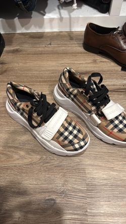 Burberry 7.5