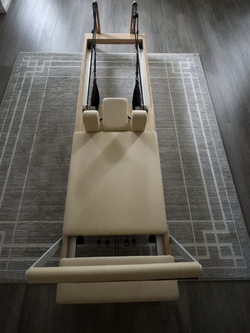2018 LeisureKing Foldable Wood Reformer – Like New with Full Accessories - Weston, FL