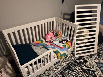 Baby crib / convert to first bed
