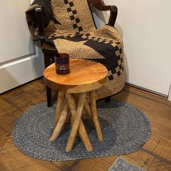 Small Live Edge Side/End Wood Table In Beautiful Condition