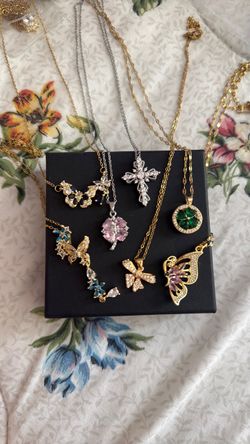 Assorted Pendant Necklaces Bundle Lot 5 pieces