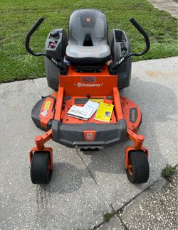 Husqvarna Z242F zero turn mower