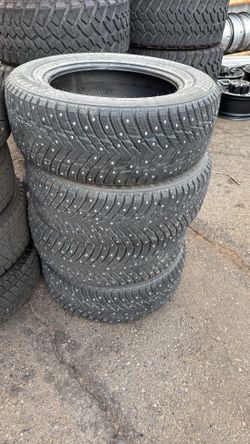 Snow tires