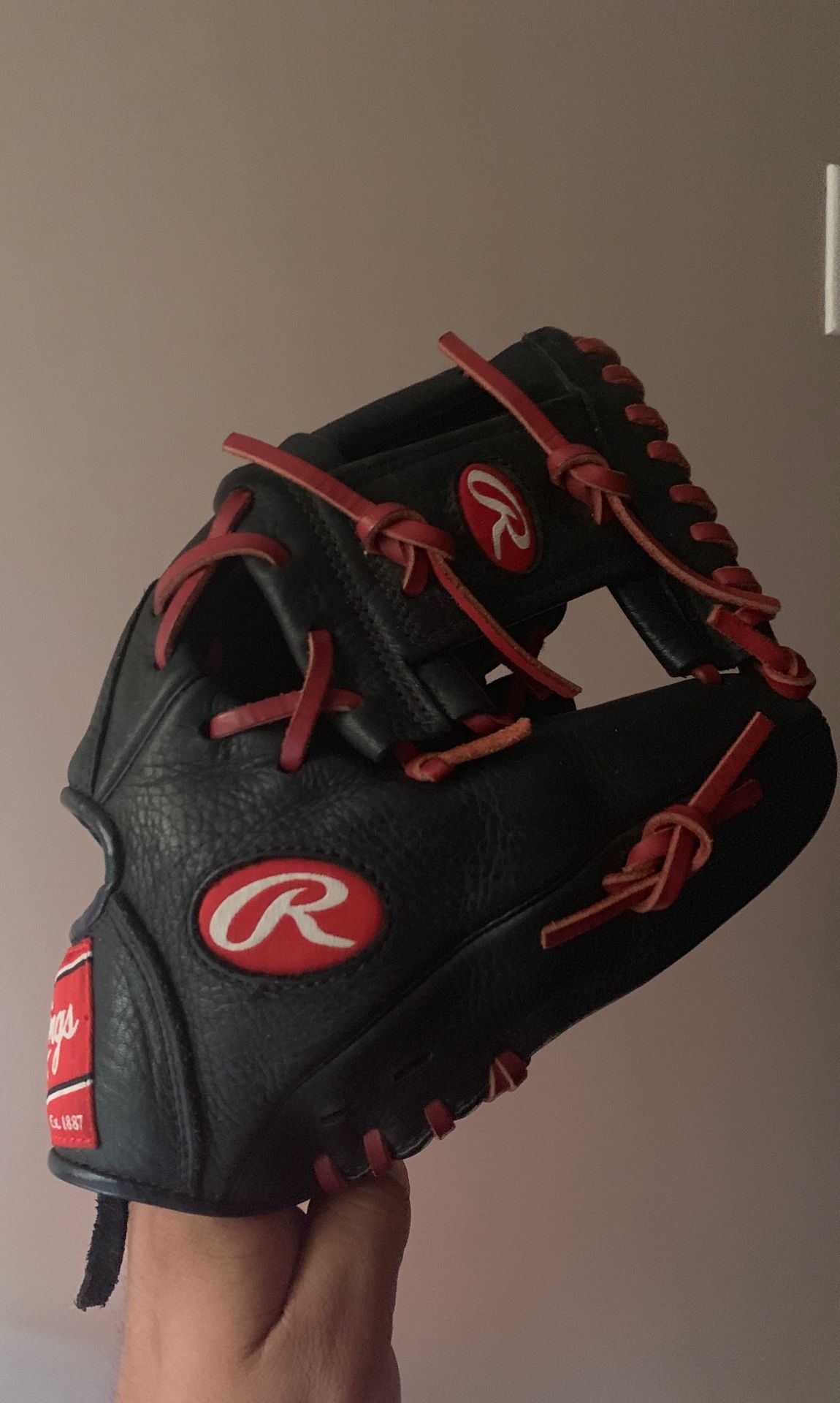 Rawlings youth baseball glove great condition