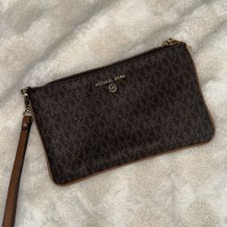 Micheal Kors Wrist Wallet