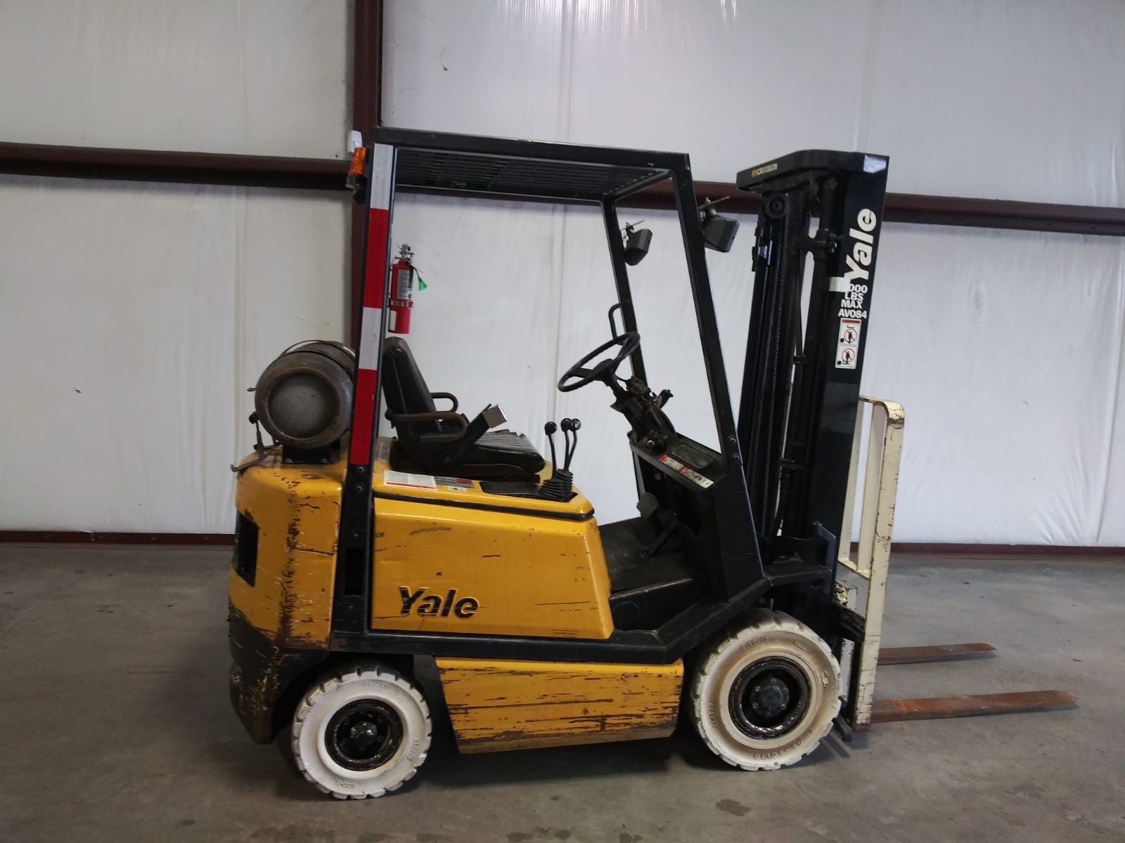 Yale 3000 lbs capacity forklift