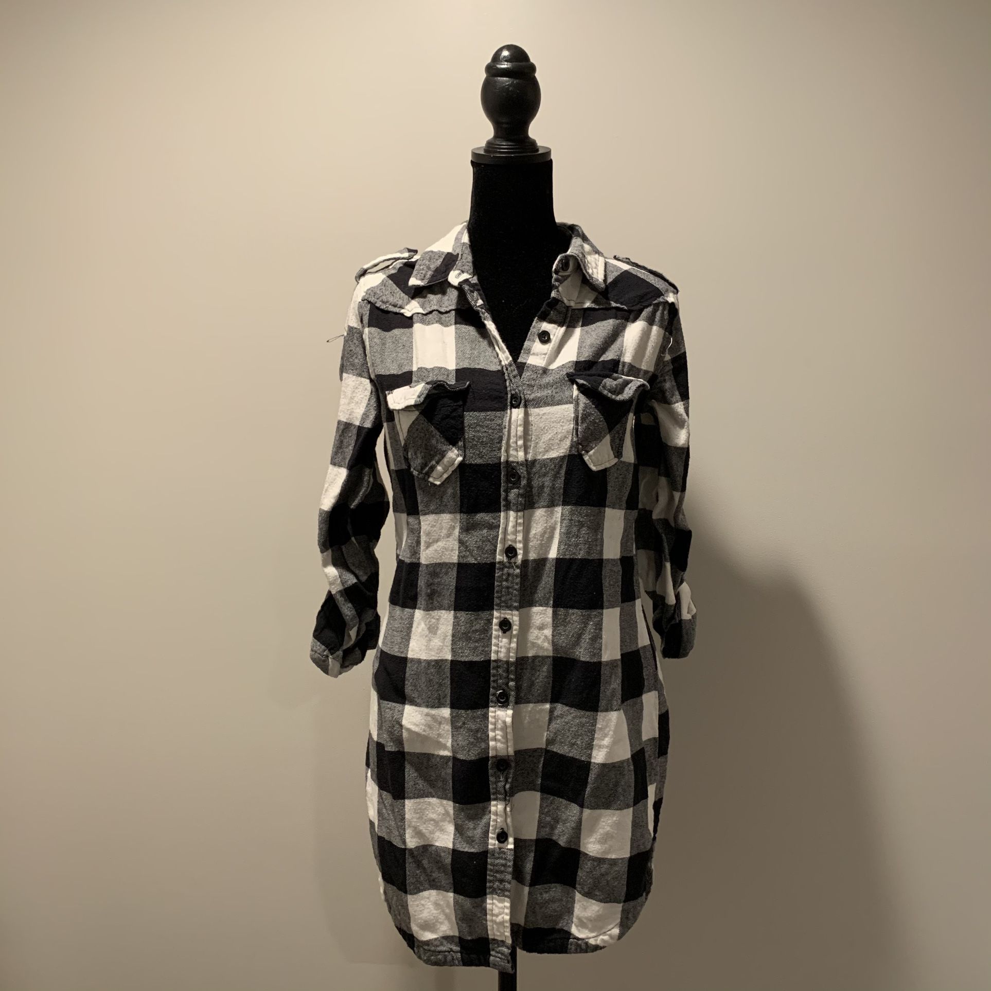 Women’s button down plaid tunic 3/4 sleeves Size: M