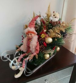 Professional Christmas Decoration with Beautiful Elfs