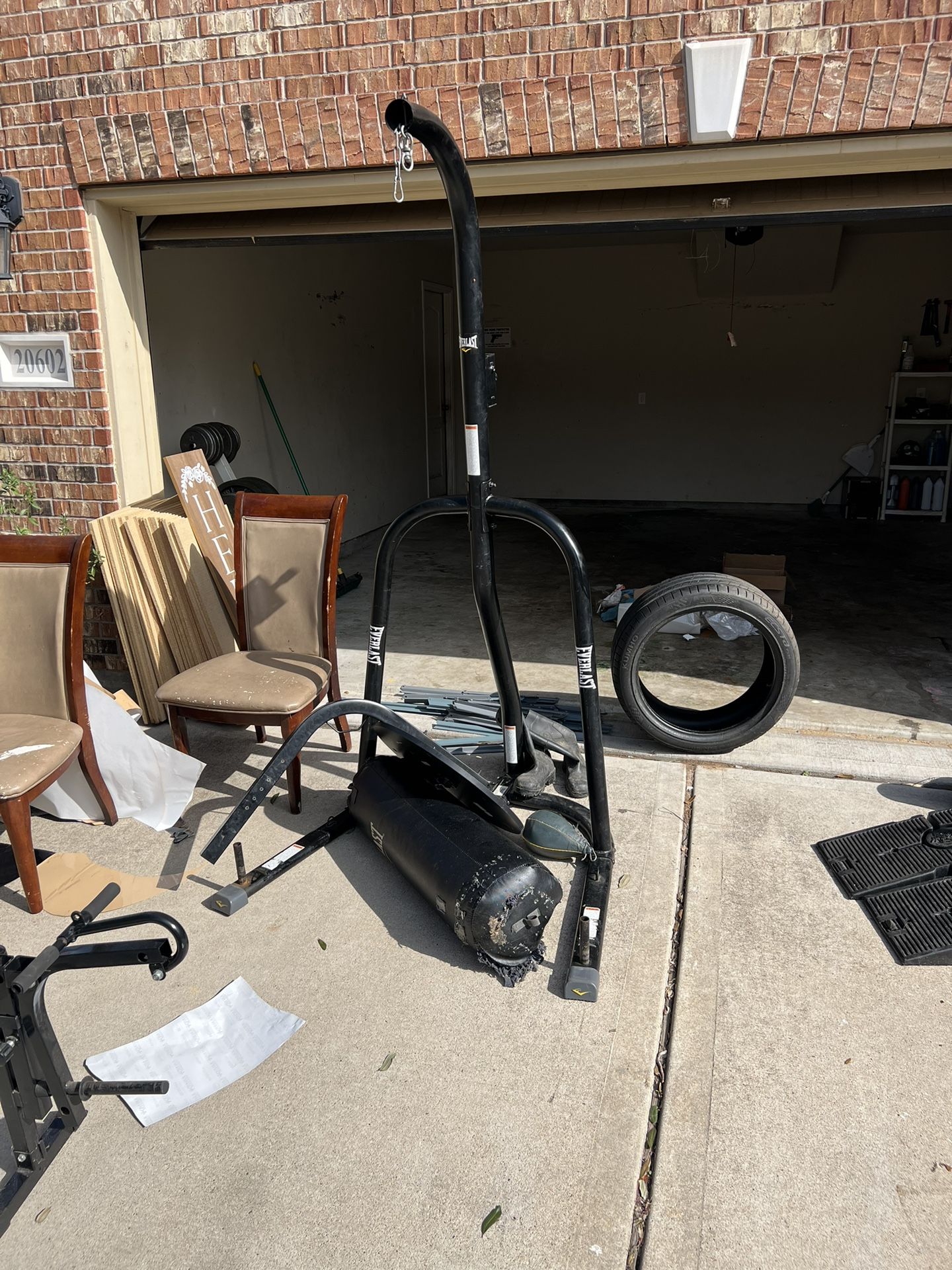 Weight Bench And Boxing Machine