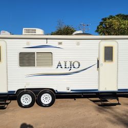 2007 aljo travel trailer SLIDE OUT...... INSIDE IS LIKE NEW !