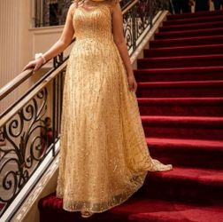 Stunning Gold Sequin Formal Gown – Size 4 (Worn Once, MINT Condition)