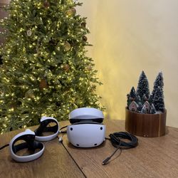 PlayStation VR2 – Excellent Condition – Full Set with Sense Controllers & Cable