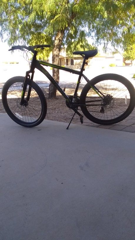 Schwinn Sidewinder Mtn. Bike 26"