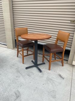 High top table, 2 chairs